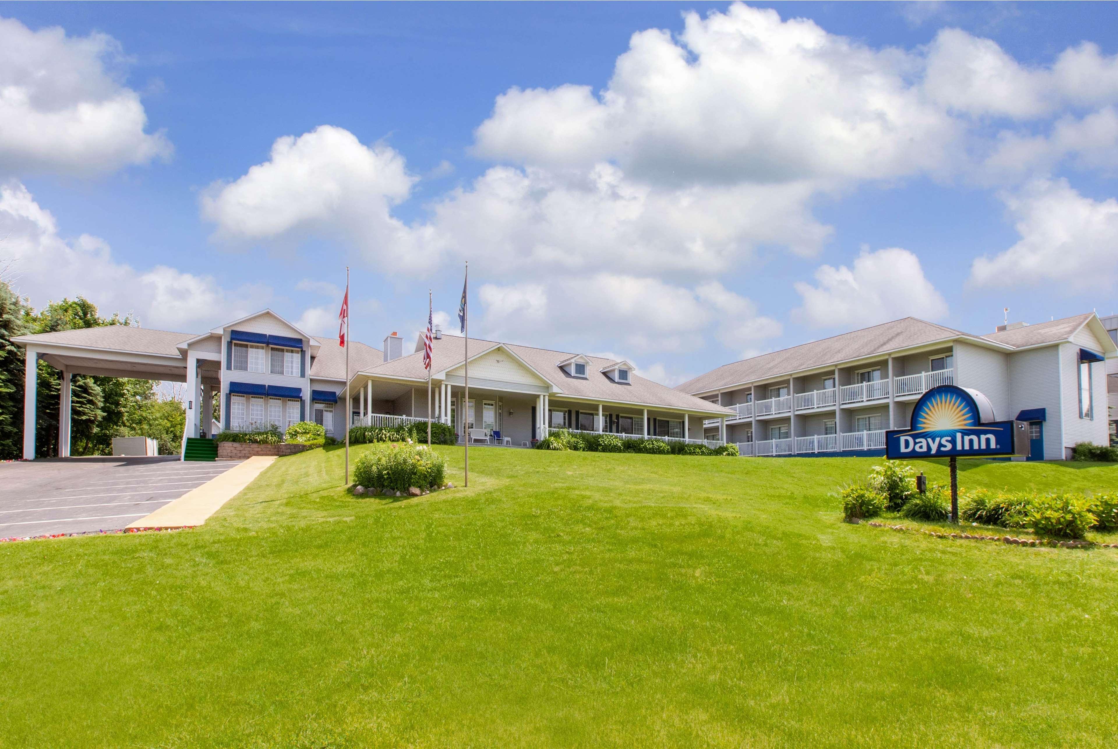 Days Inn By Wyndham Petoskey Exteriör bild